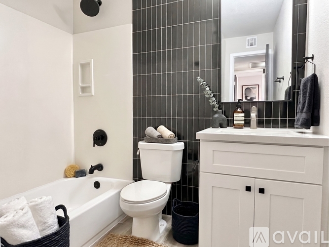5740 N 10th St, Unit 9 Rental photo 4